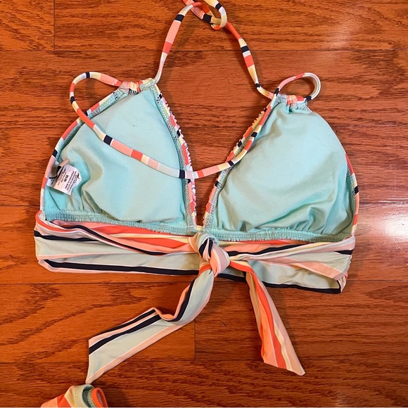 David Cremeux woman’s size medium two piece striped swimsuit. - Picture 6 of 9